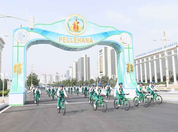 Массовый велопробег от Мары до Ашхабада состоялся в Туркменистане