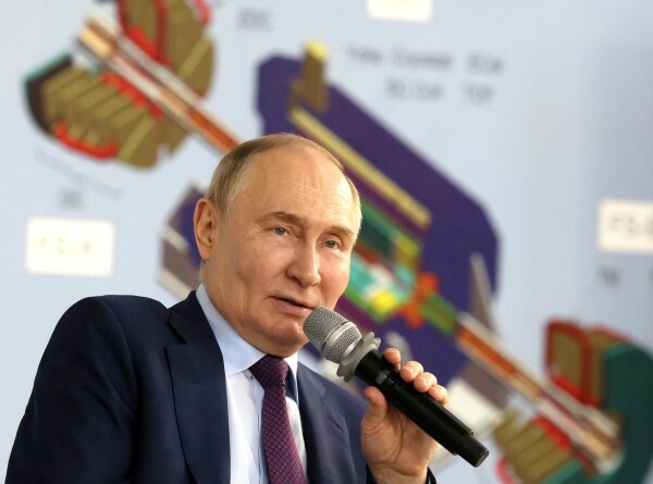 Путин дал старт технологическому пуску ускорительного комплекса NICA
