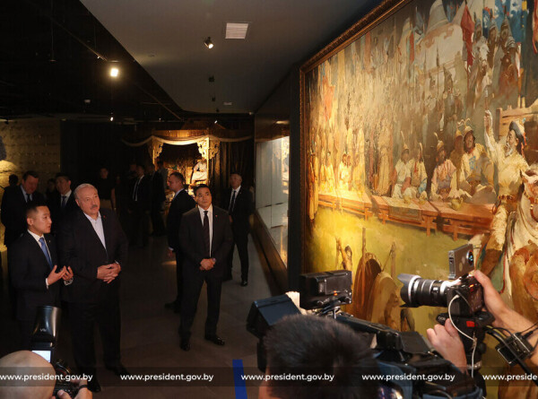 Лукашенко посетил Национальный музей Чингисхана в Улан-Баторе