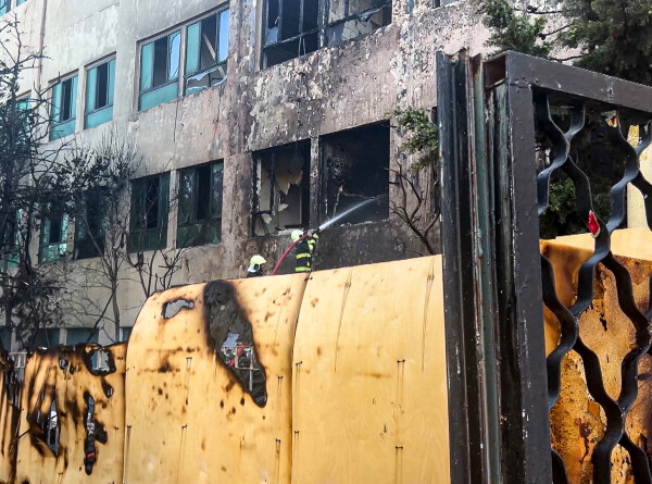 Пожар в роддоме в Баку: историческое здание находилось на реконструкции