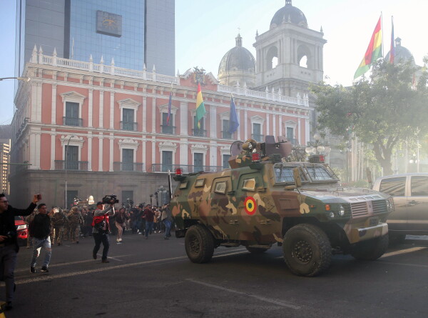 Попытку военного переворота подавили в Боливии