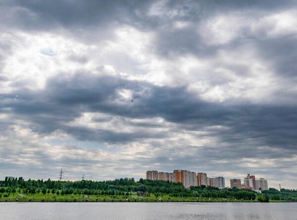 Парки культуры и отдыха в Москве закрылись из-за прогнозируемых смерчей
