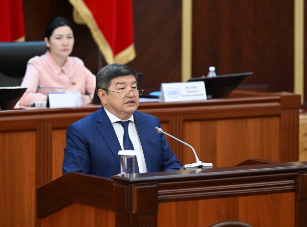 Акылбек Жапаров анонсировал строительство железнодорожной магистрали Китай-Кыргызстан-Узбекистан