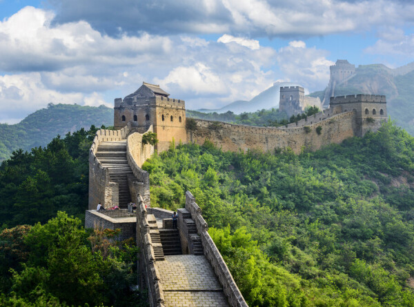 Скульптуру дракона нашли у Великой Китайской стены
