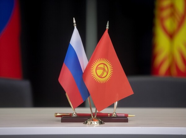 Путин и Жапаров обсудили дальнейшее сотрудничество России и Кыргызстана