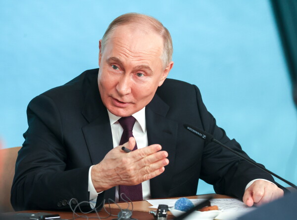 Путин: В ходе предвыборной борьбы США сжигают свое государство изнутри