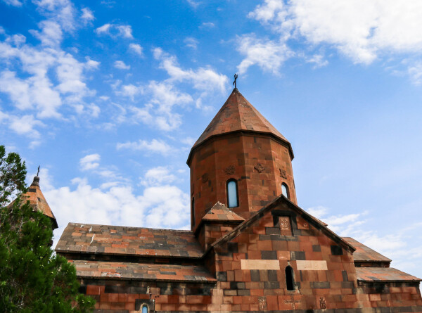 Колыбель христианства с красивыми видами на Арарат: чем привлекает туристов монастырь Хор Вирап в Армении?