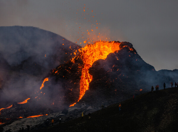 Произошло новое извержение вулкана Сварценги в Исландии