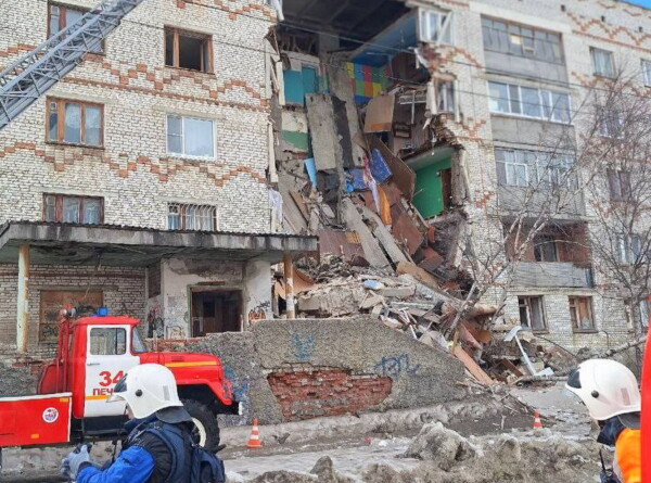 Пятиэтажный дом в Коми, который частично обрушился, был признан аварийным