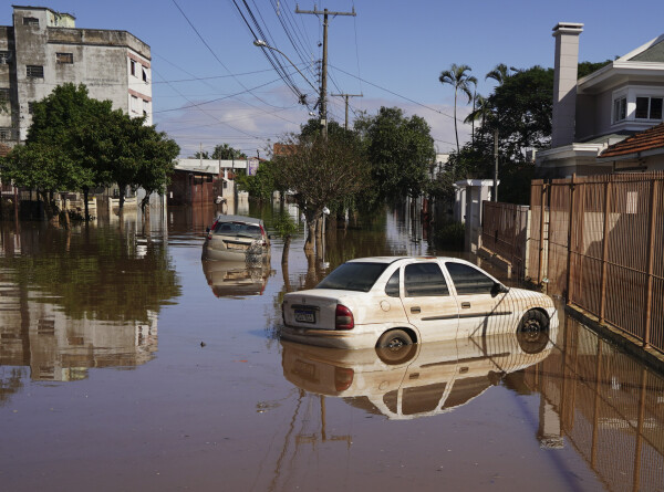 Наводнение в Бразилии унесло жизни более 100 человек