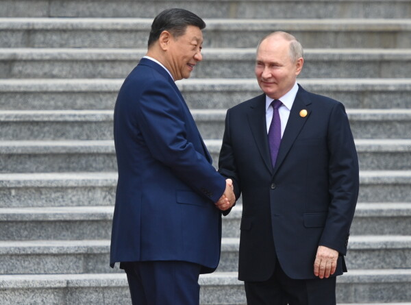 Си Цзиньпин поздравил Владимира Путина с переизбранием