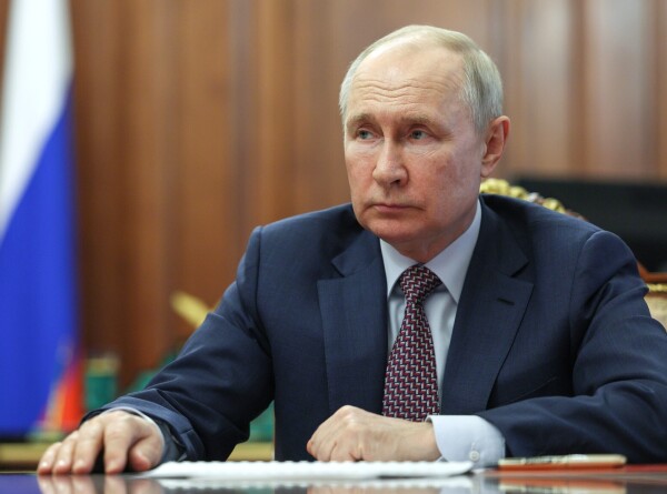 Путин: Российский ТЭК развивается, обеспечивает потребности страны