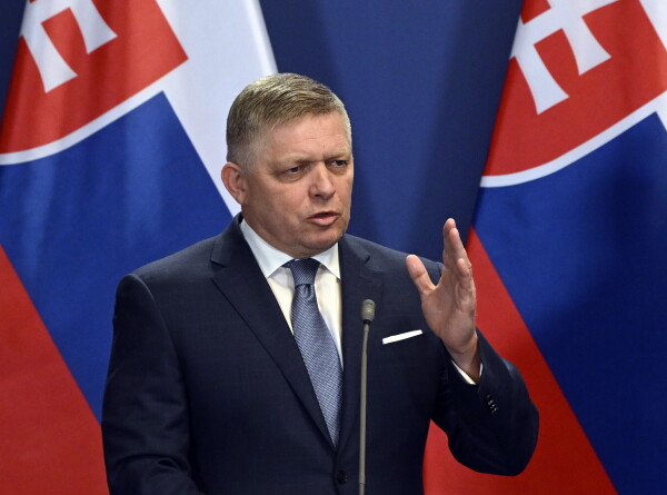 СМИ: Премьер Словакии Фицо получил огнестрельное ранение