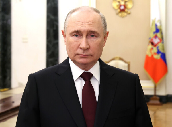 Путин поздравил личный состав и ветеранов с Днем пограничника