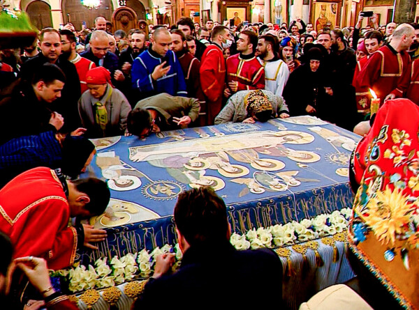 Чин выноса плащаницы совершили в кафедральном соборе Пресвятой Троицы в Тбилиси