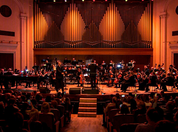 Концерт к 100-летию со дня рождения Шарля Азнавура провели в Ереване
