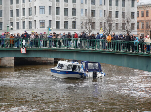 Водолазные спасательные работы на месте ДТП с автобусом завершены в Петербурге
