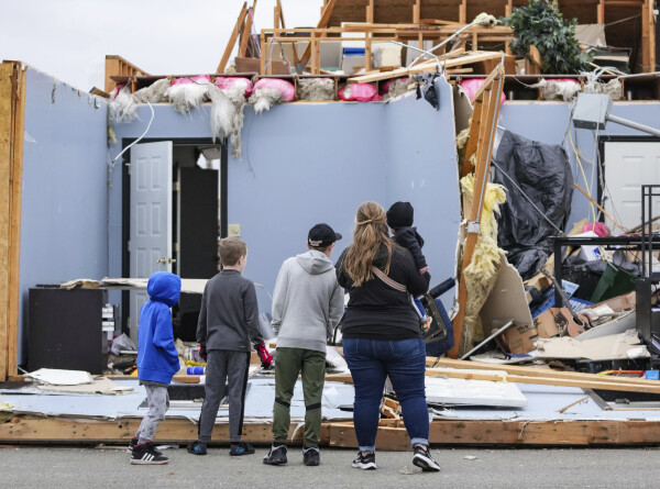Мощный ураган унес жизни 18 человек в США