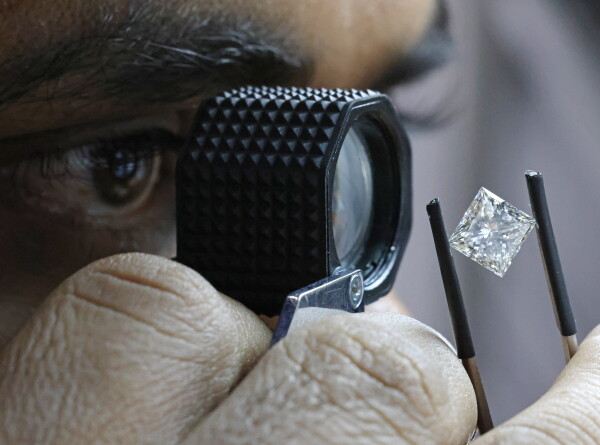 Индия нарастила закупки российских алмазов в два раза