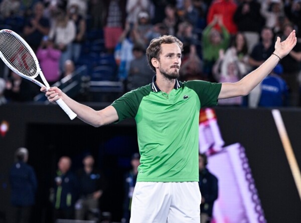Даниил Медведев вышел в четвертый круг теннисного турнира в Риме