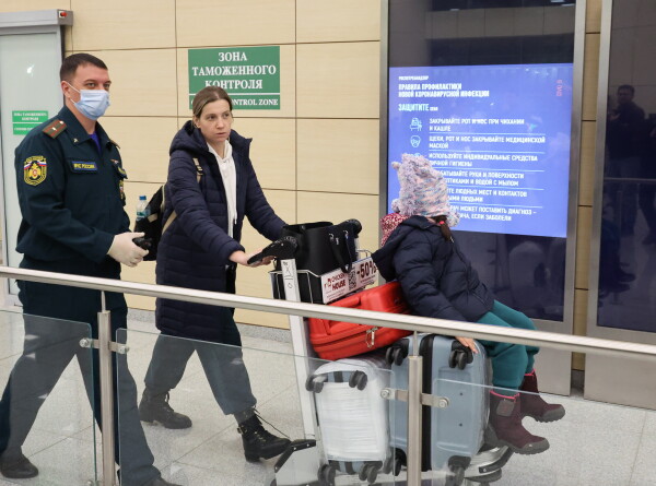 «Над нами постоянно летали истребители». Прибывшие в Москву россияне и белорусы рассказали о происходящем в Ливане