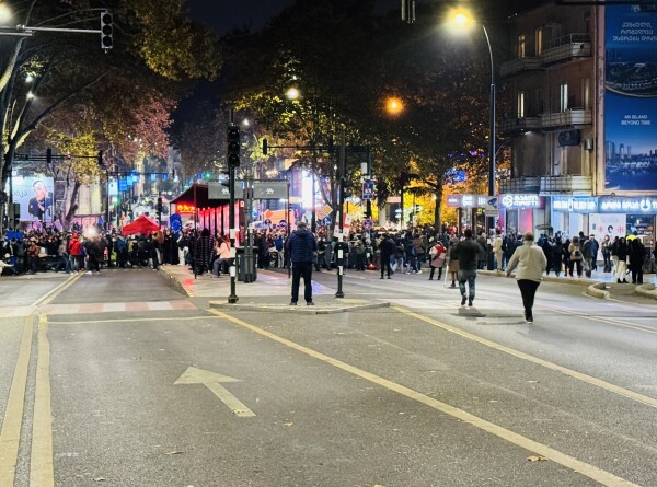 На митинге оппозиции в Тбилиси задержали 16 человек